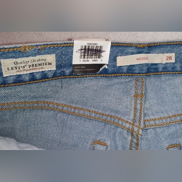 🆕Levi's Urban Outfitters High Rise Wedgie Jeans Distressed Ripped Size 26 - Picture 13 of 14